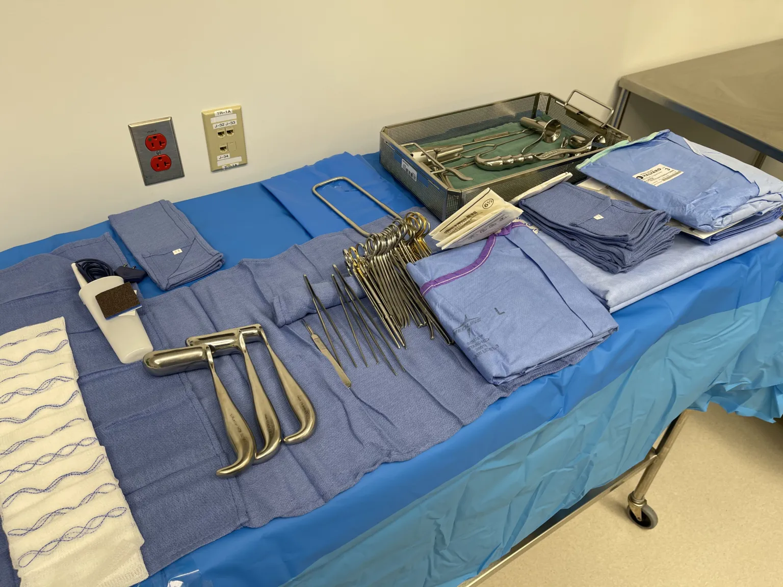 Hemorrhoidectomy — setup photo